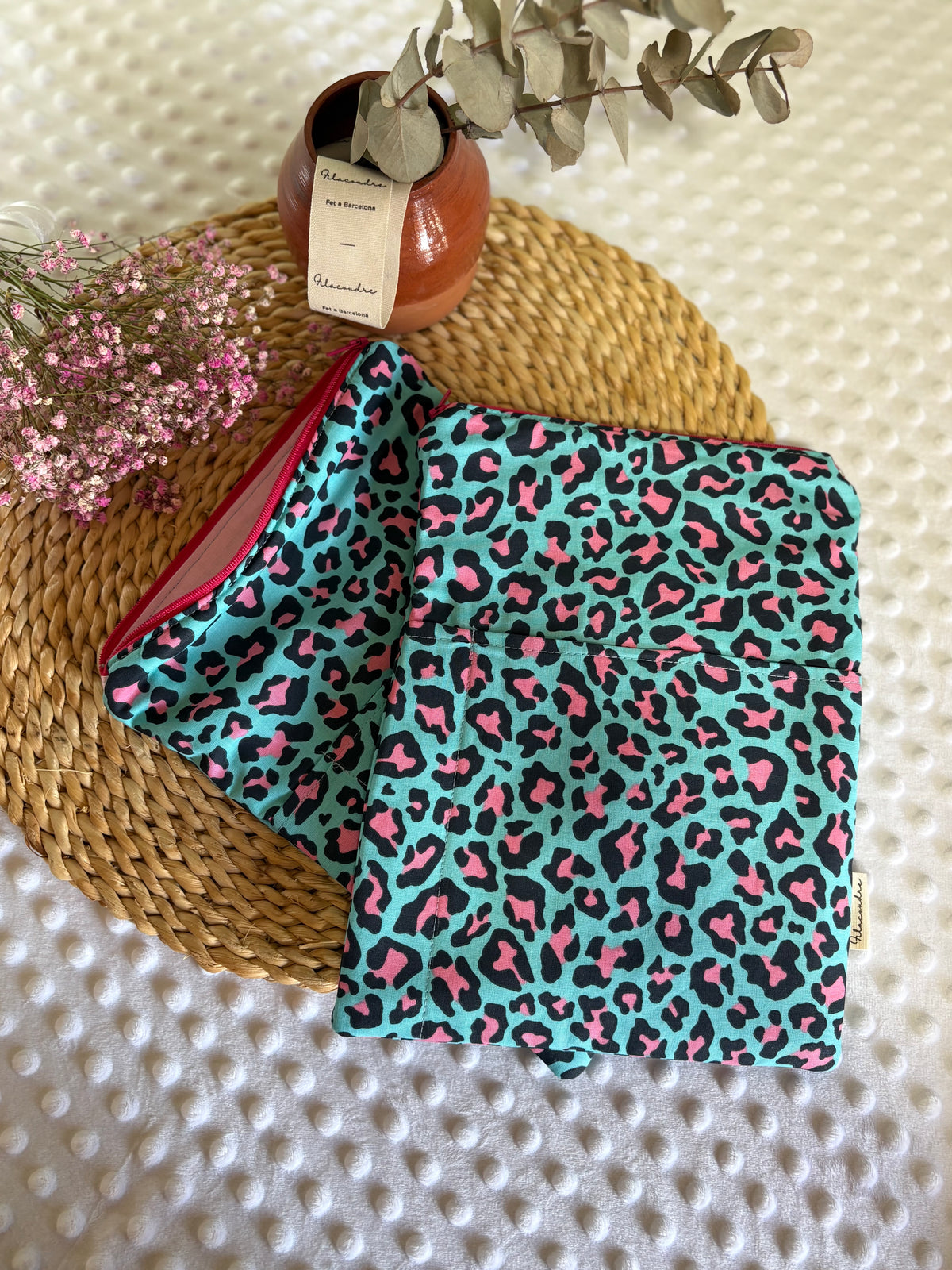 Funda de libro animal print con cremallera | Hecho a mano en Barcelona