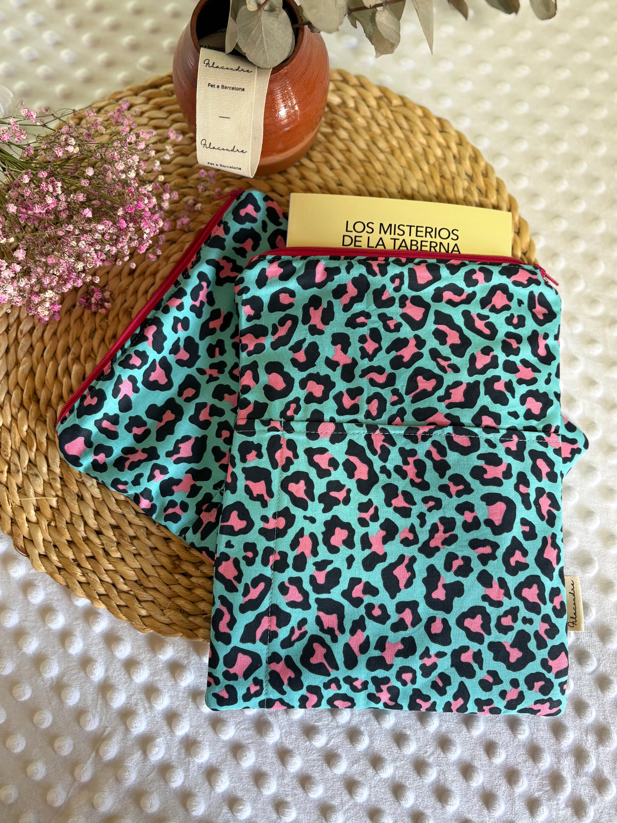 Funda de libro animal print con cremallera | Hecho a mano en Barcelona
