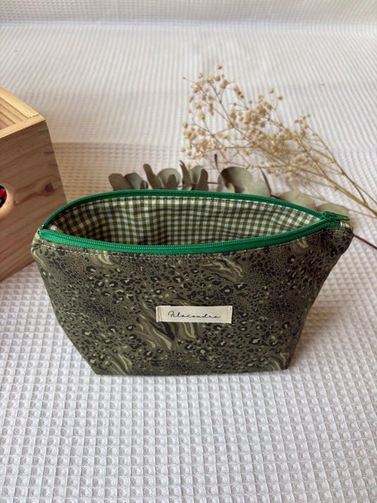 Neceser animal print verde – Hecha a mano en Barcelona